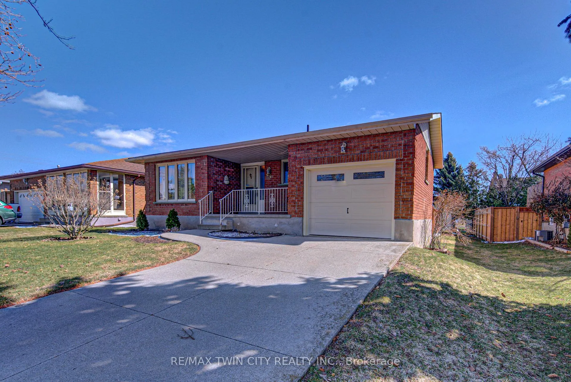 Photo 1 of 43 Quaiser Street, Kitchener — HOMEH