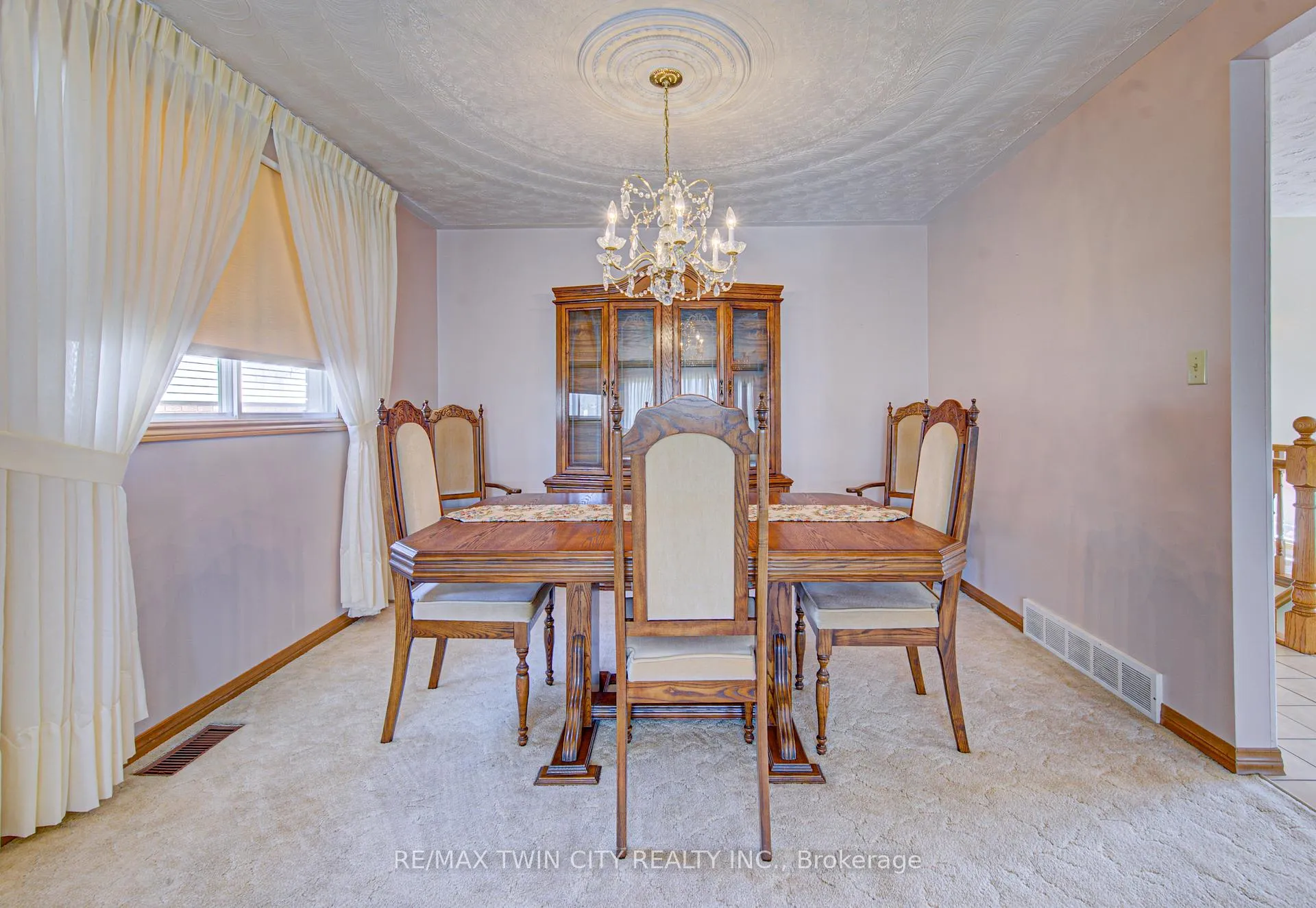 Photo 6 of 43 Quaiser Street, Kitchener — HOMEH