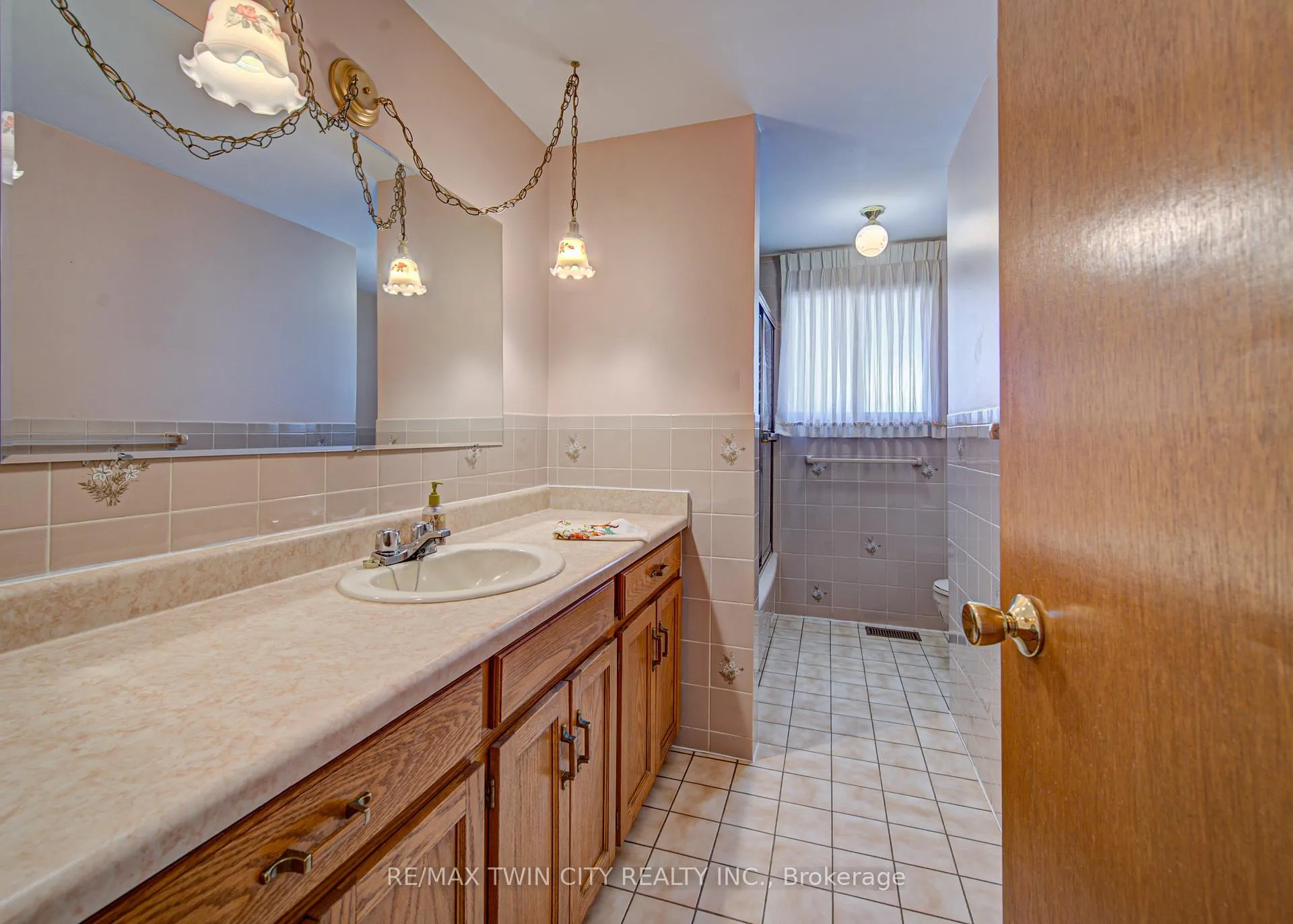 Photo 15 of 43 Quaiser Street, Kitchener — HOMEH