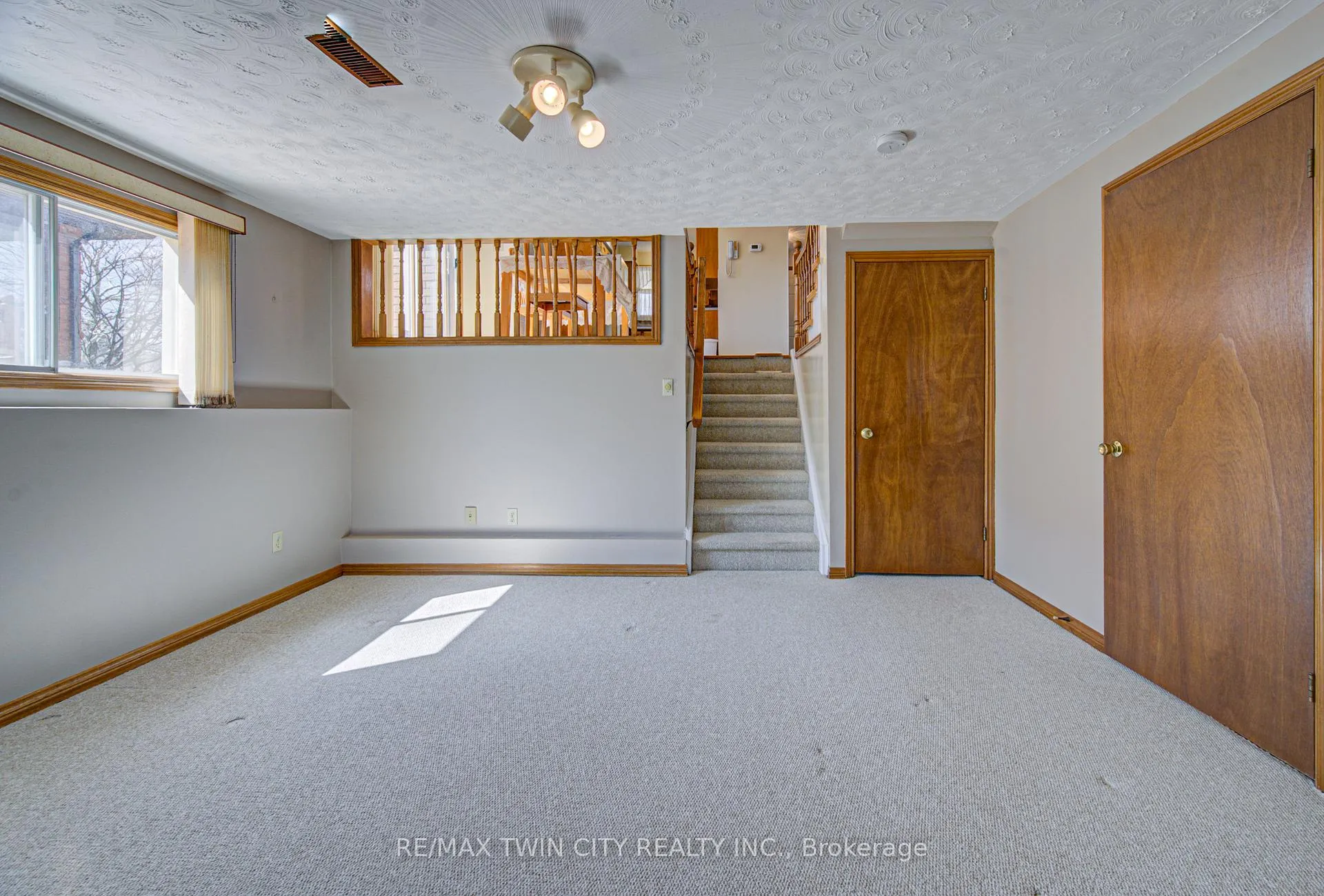 Photo 20 of 43 Quaiser Street, Kitchener — HOMEH