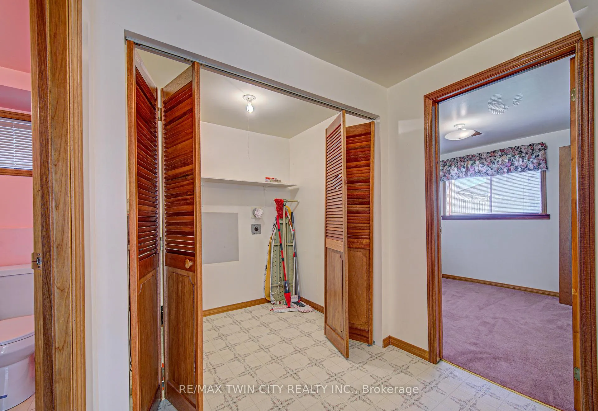 Photo 24 of 43 Quaiser Street, Kitchener — HOMEH