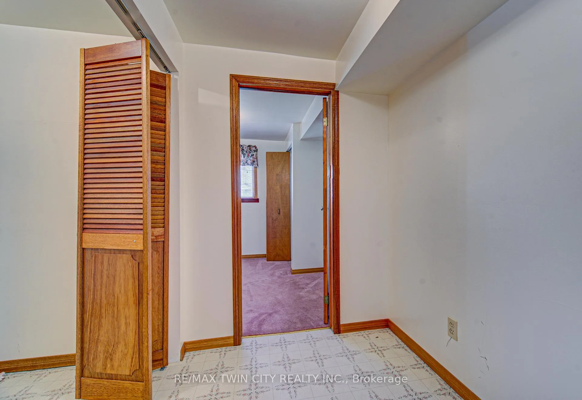 Photo 25 of 43 Quaiser Street, Kitchener — HOMEH
