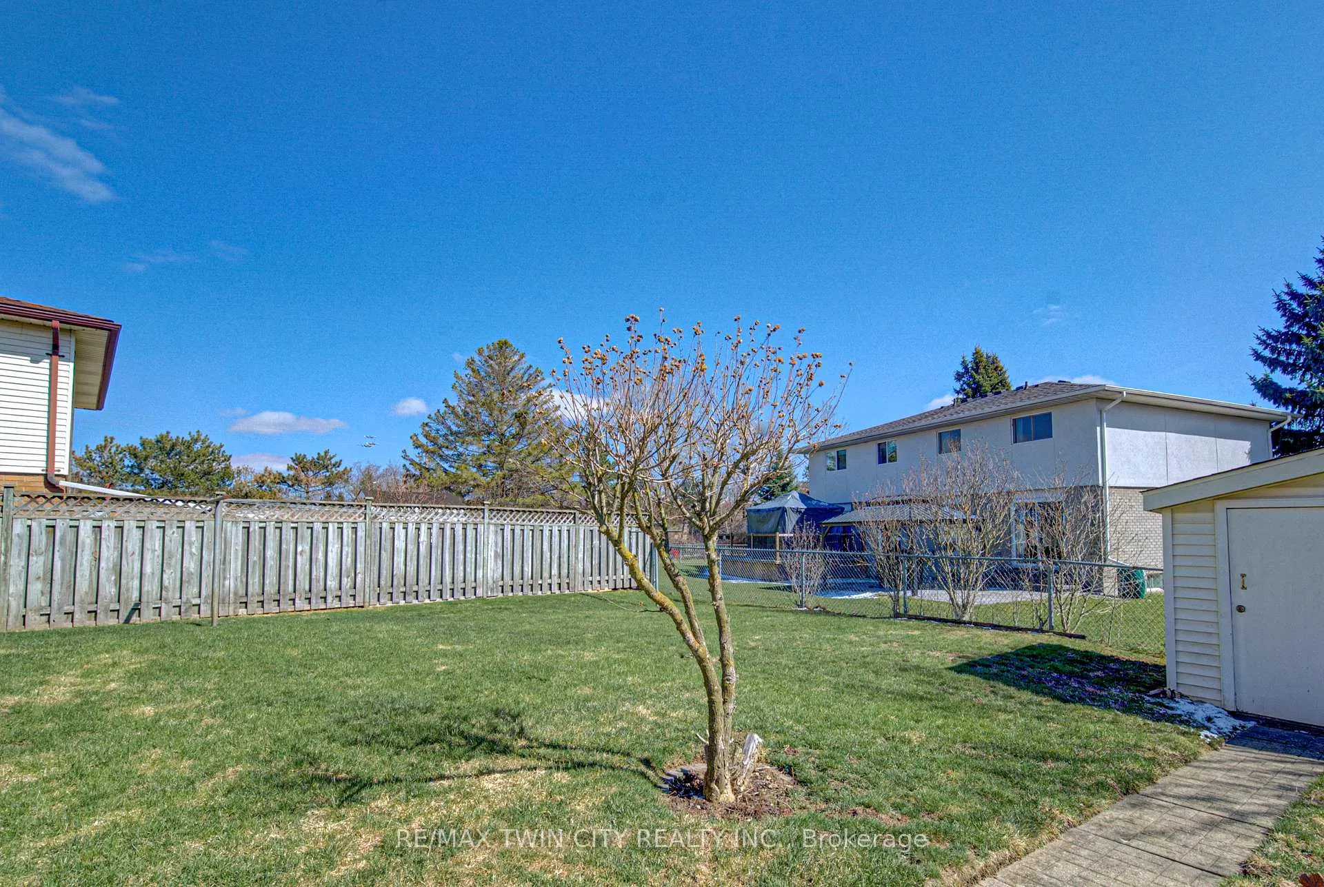 Photo 35 of 43 Quaiser Street, Kitchener — HOMEH