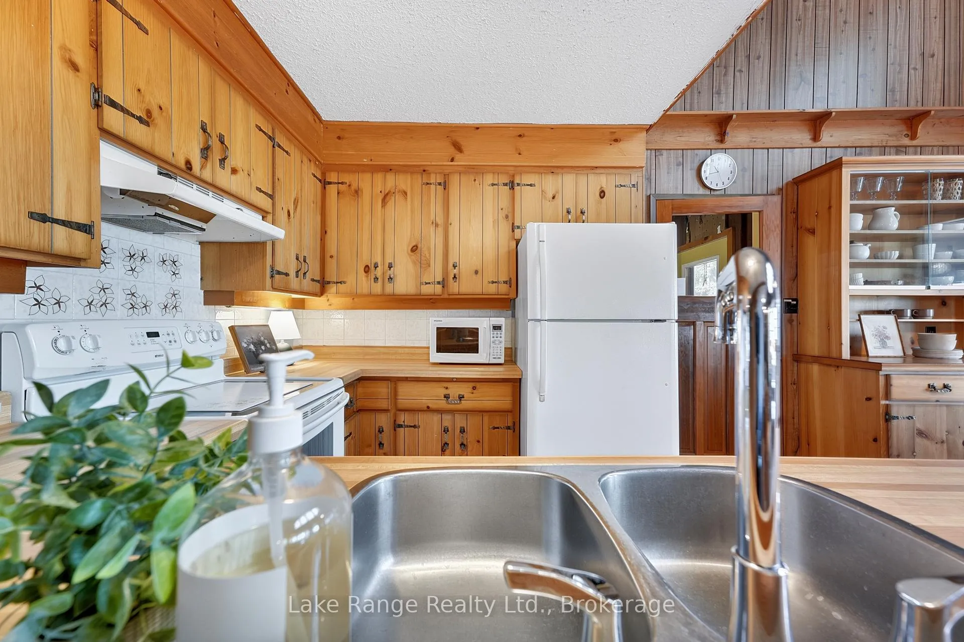 Photo 26 of 124 Bruce Beach Road, Huron-Kinloss — HOMEH