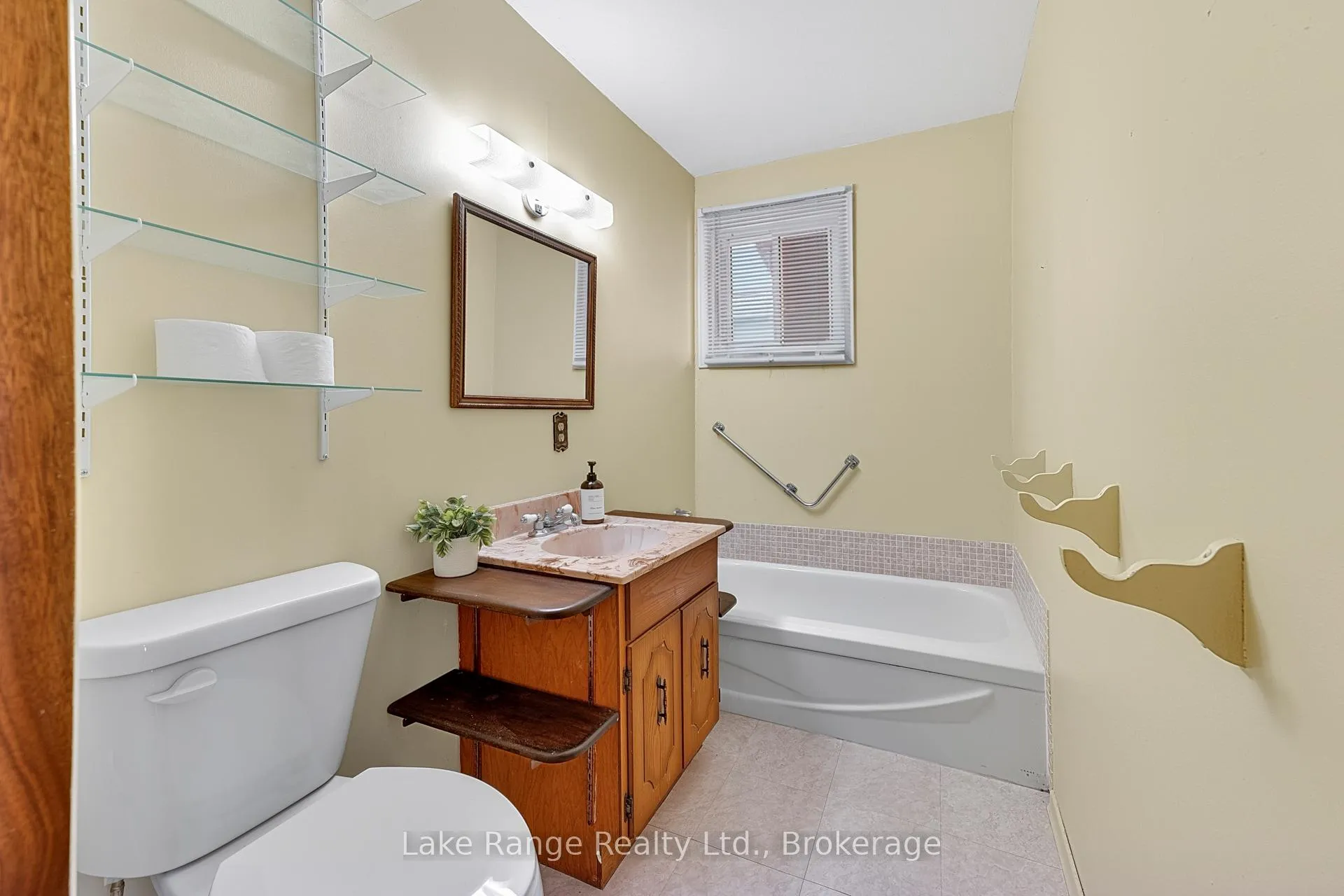 Photo 34 of 124 Bruce Beach Road, Huron-Kinloss — HOMEH