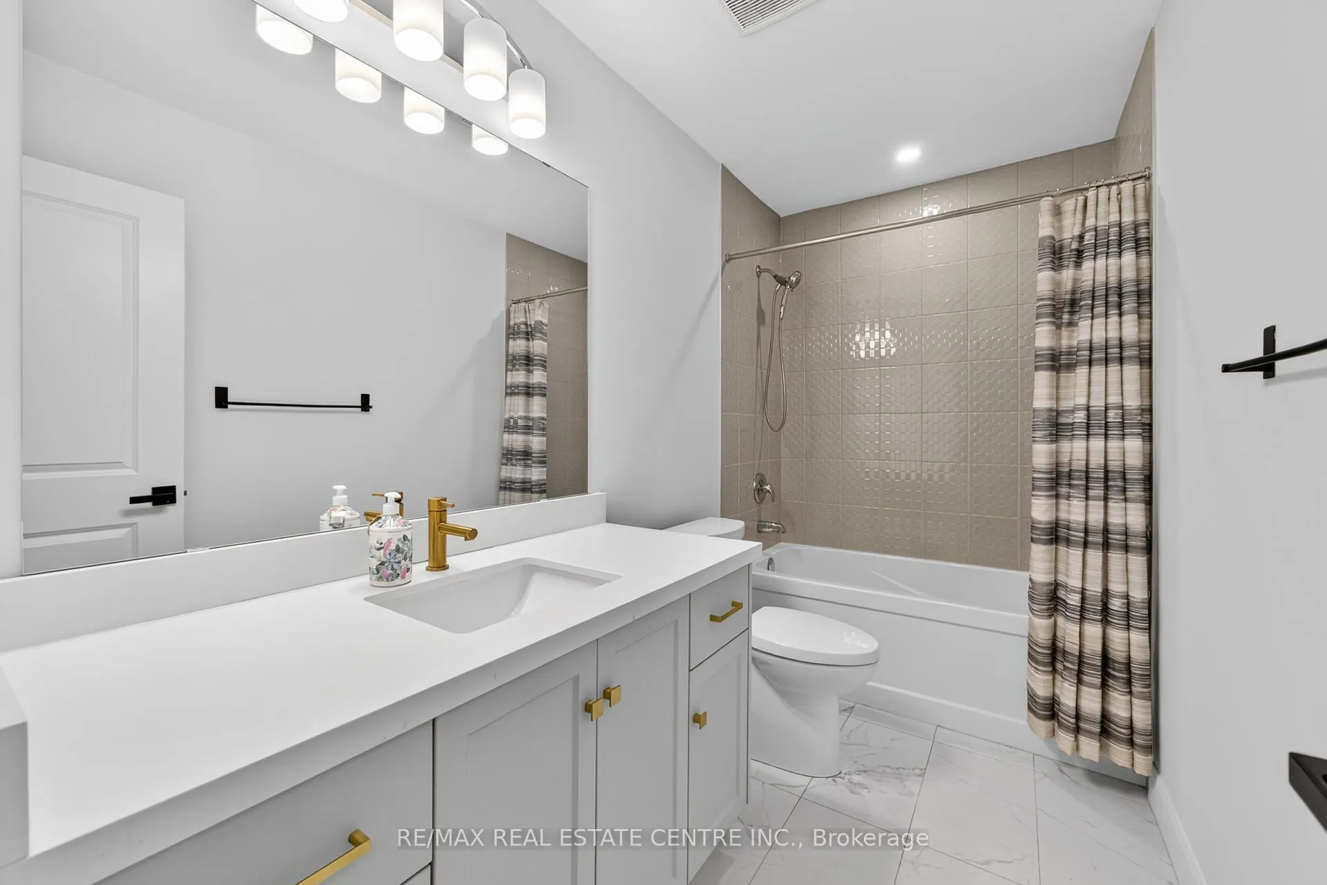 Photo 21 of 47 Bensley Lane, Hamilton, Mountview — HOMEH