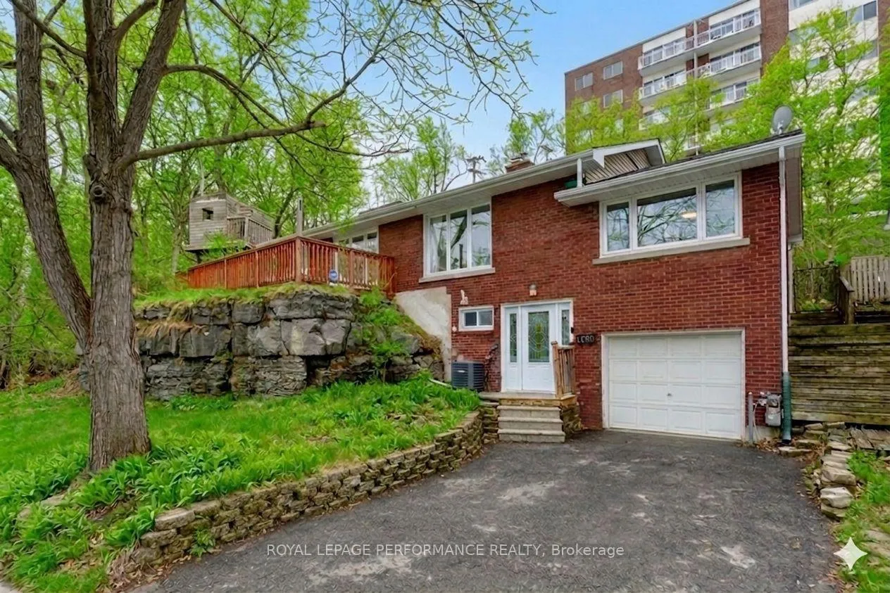 Front of 1430 Edgecliffe Avenue