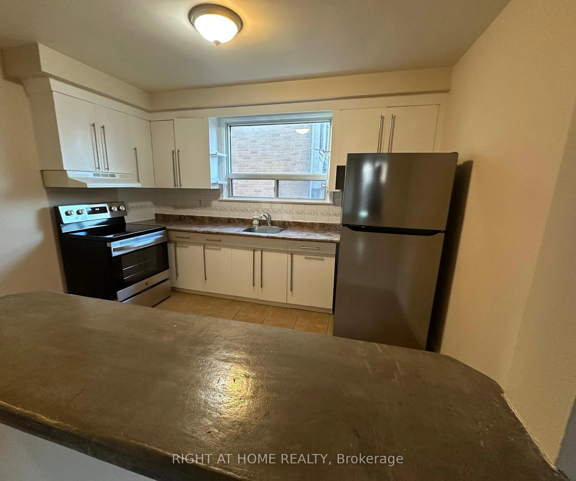 Photo 4 of 139 Royal York Road, Etobicoke, Mimico — HOMEH