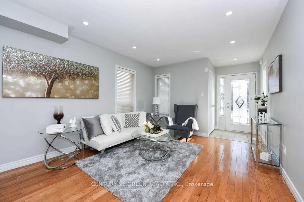 Photo 3 of 11 Penbridge Circle, Brampton, Fletcher's Meadow — HOMEH