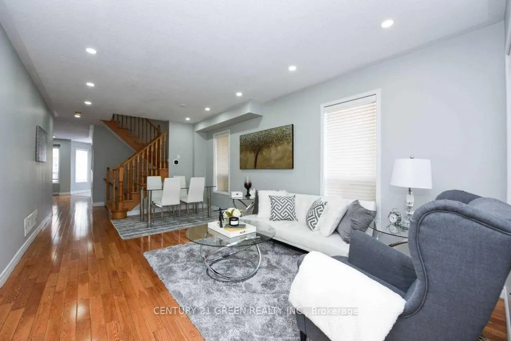 Photo 4 of 11 Penbridge Circle, Brampton, Fletcher's Meadow — HOMEH