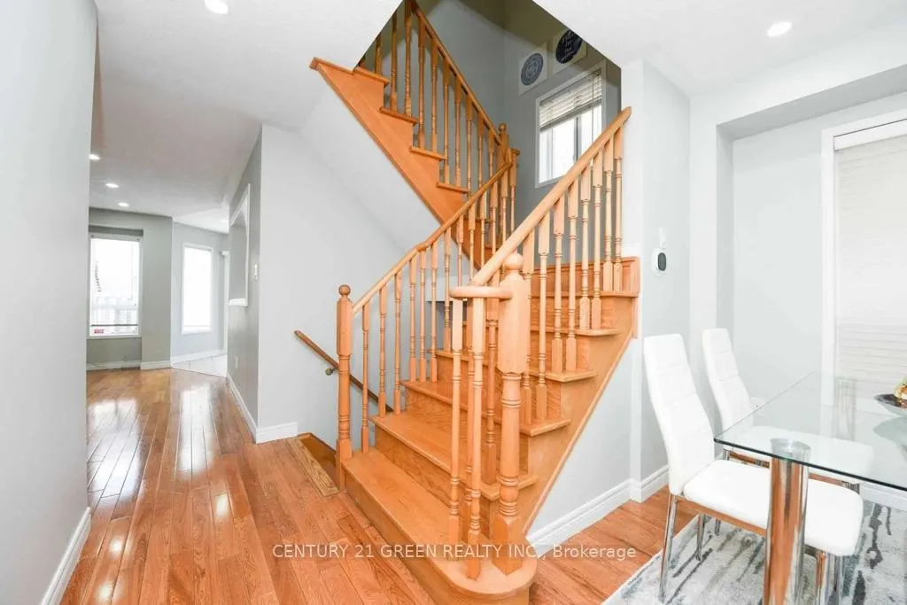 Photo 6 of 11 Penbridge Circle, Brampton, Fletcher's Meadow — HOMEH