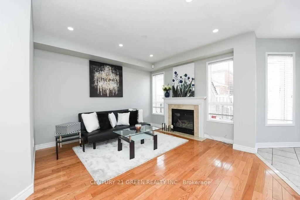 Photo 7 of 11 Penbridge Circle, Brampton, Fletcher's Meadow — HOMEH