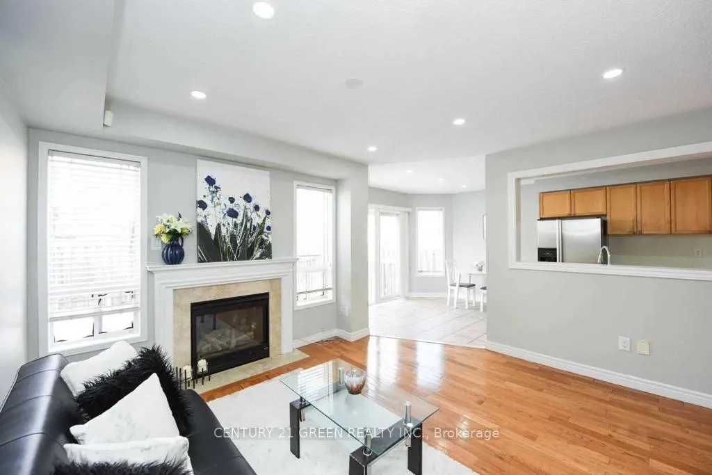 Photo 9 of 11 Penbridge Circle, Brampton, Fletcher's Meadow — HOMEH