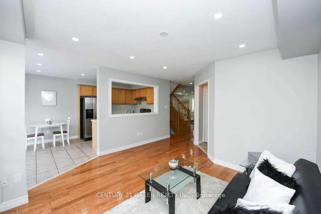 Photo 10 of 11 Penbridge Circle, Brampton, Fletcher's Meadow — HOMEH