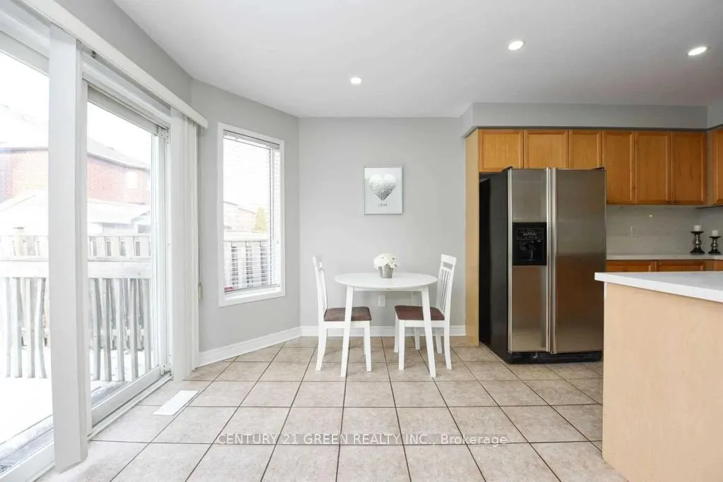 Photo 11 of 11 Penbridge Circle, Brampton, Fletcher's Meadow — HOMEH
