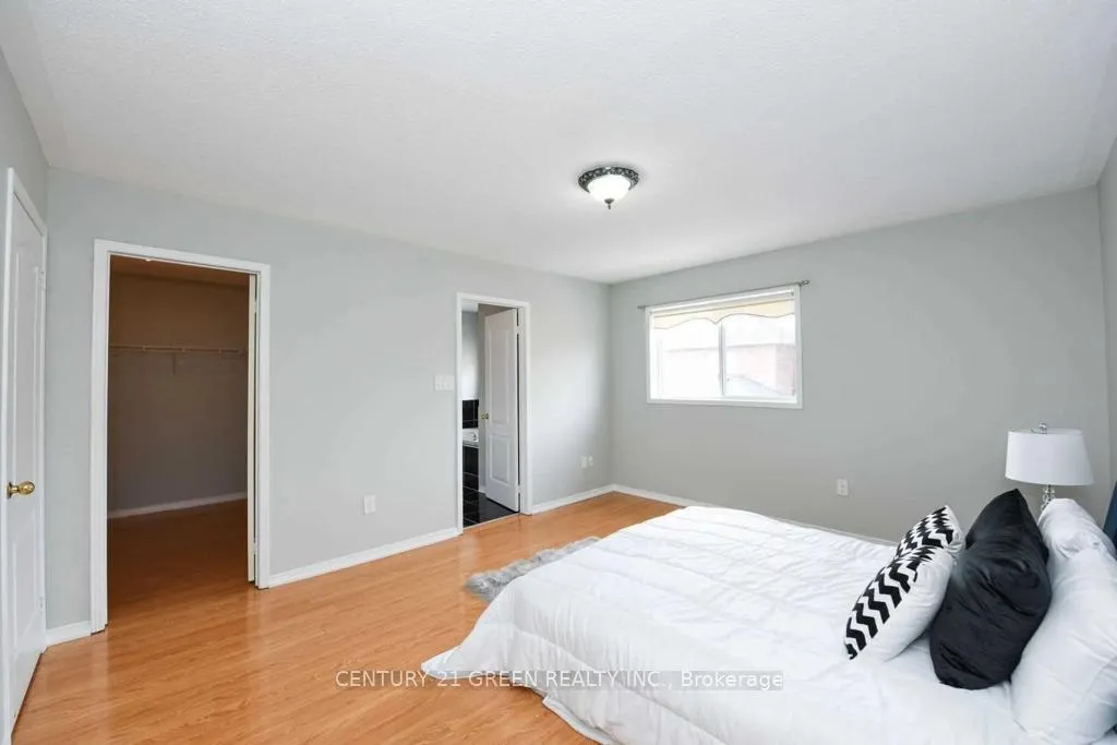 Photo 17 of 11 Penbridge Circle, Brampton, Fletcher's Meadow — HOMEH