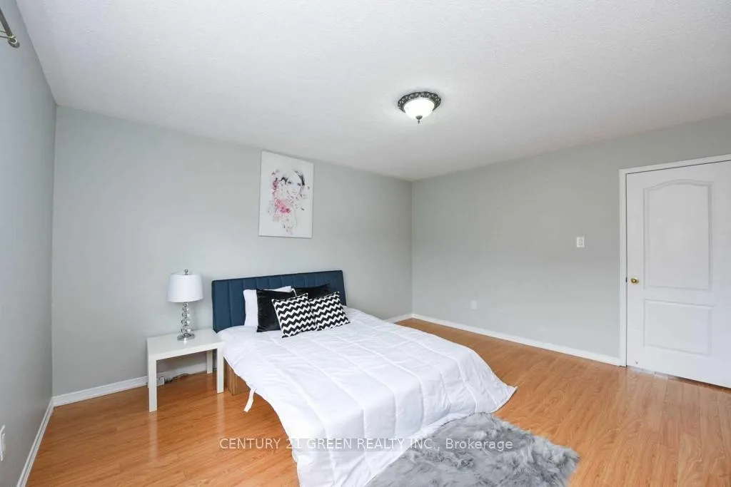 Photo 18 of 11 Penbridge Circle, Brampton, Fletcher's Meadow — HOMEH