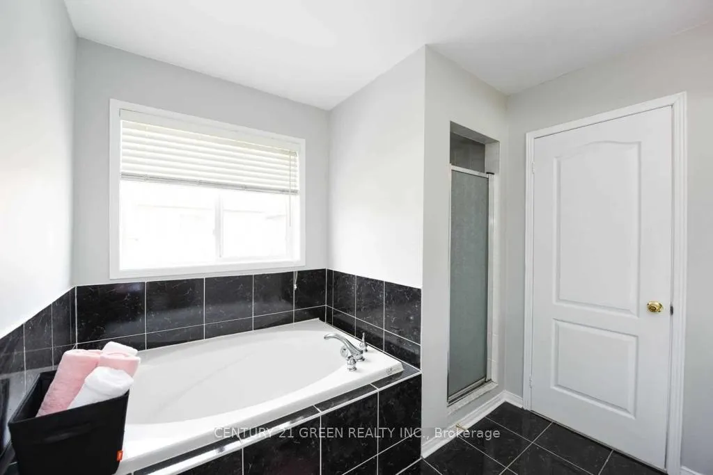 Photo 20 of 11 Penbridge Circle, Brampton, Fletcher's Meadow — HOMEH