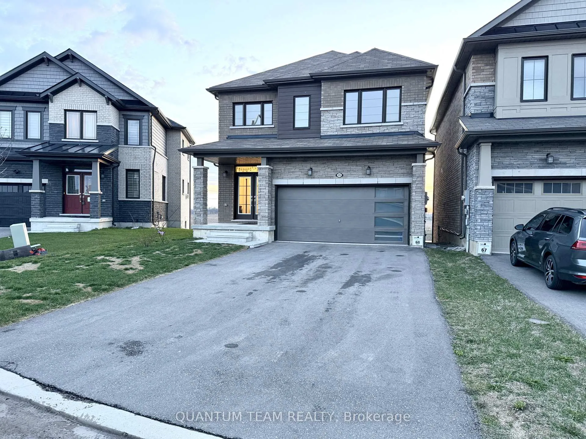 Photo 2 of 225 Vanilla Trail, Thorold, Rolling Meadows — HOMEH