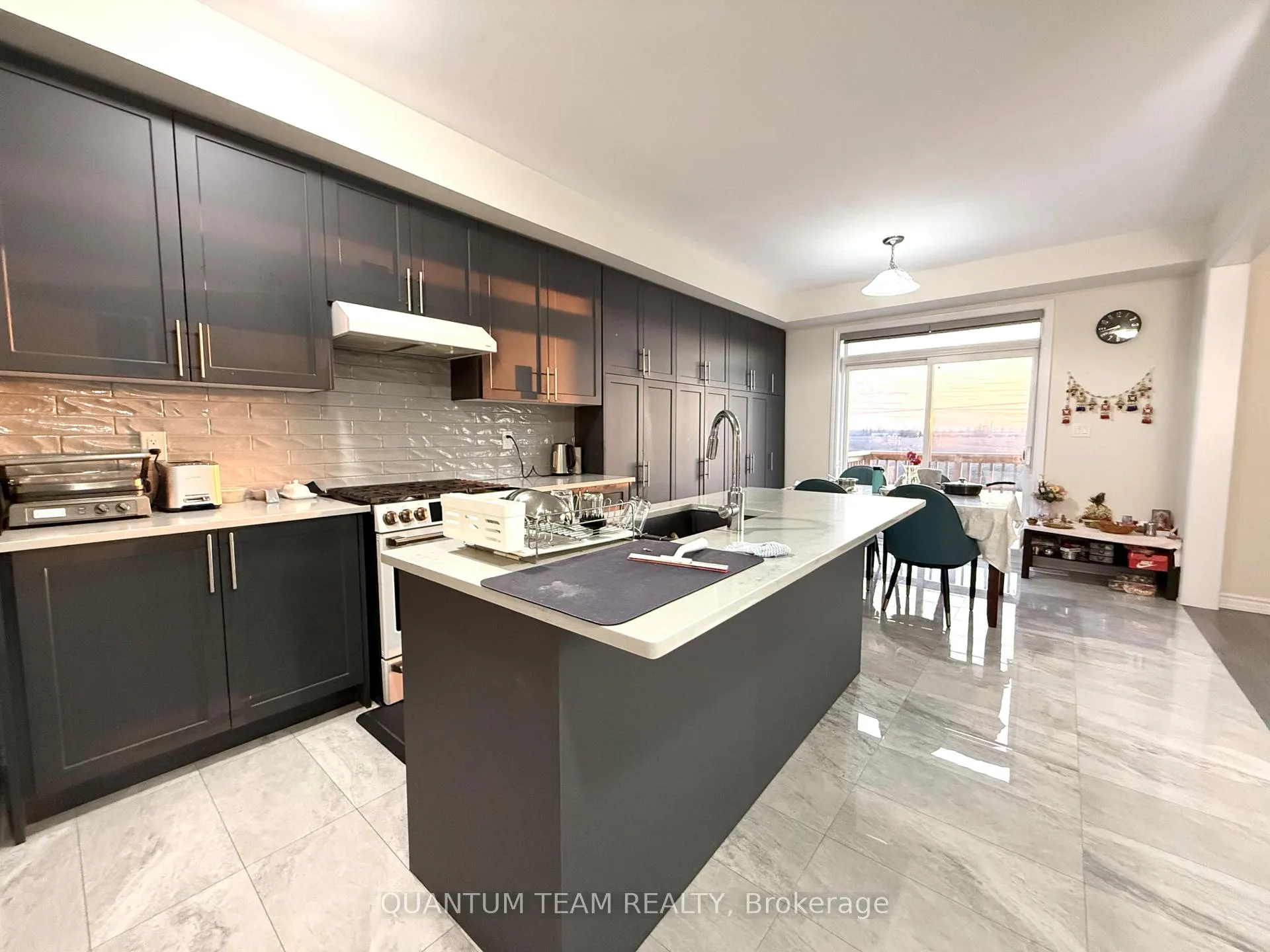 Photo 4 of 225 Vanilla Trail, Thorold, Rolling Meadows — HOMEH