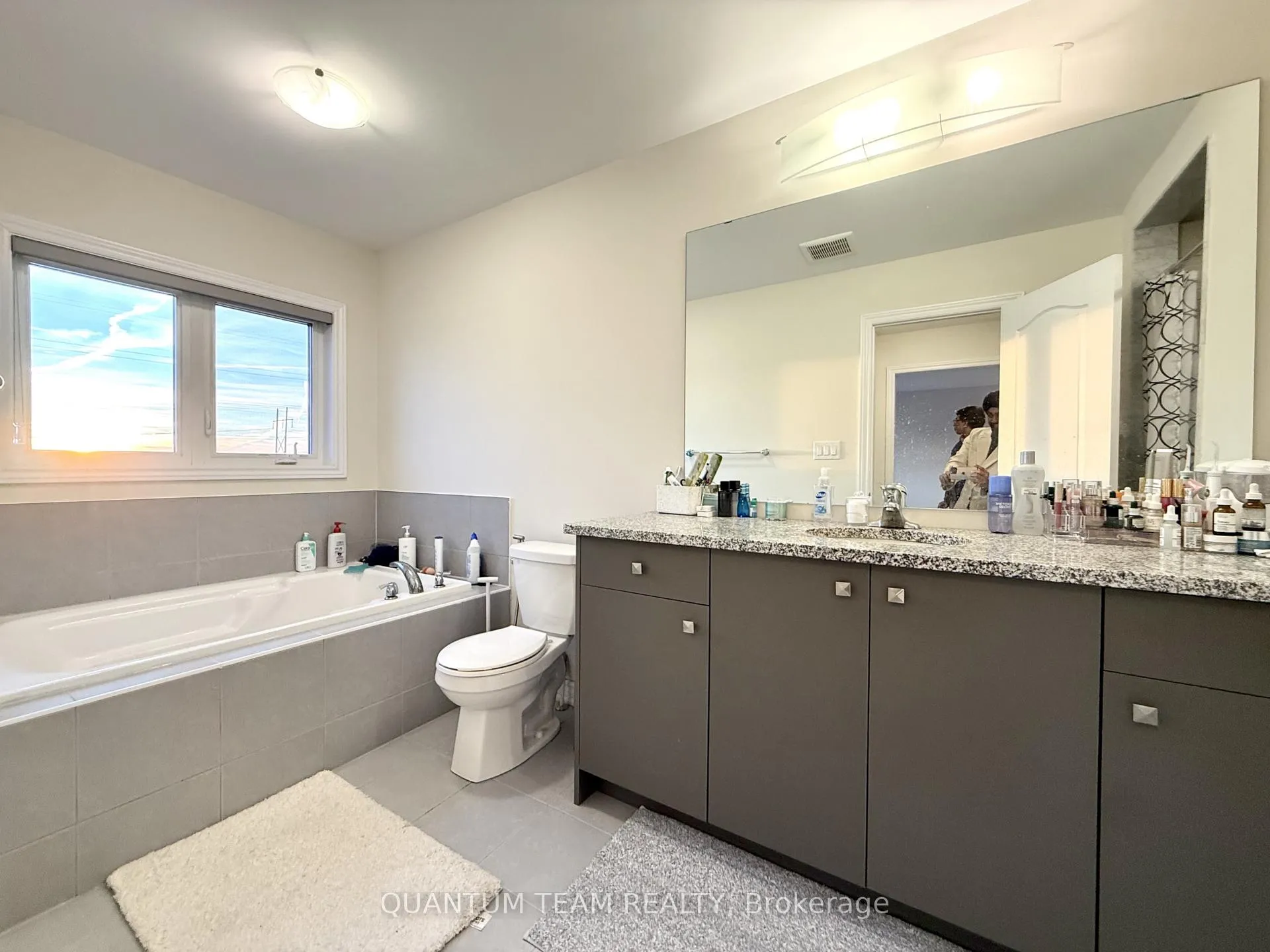 Photo 10 of 225 Vanilla Trail, Thorold, Rolling Meadows — HOMEH