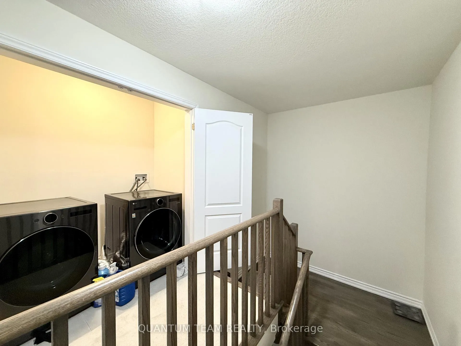 Photo 12 of 225 Vanilla Trail, Thorold, Rolling Meadows — HOMEH