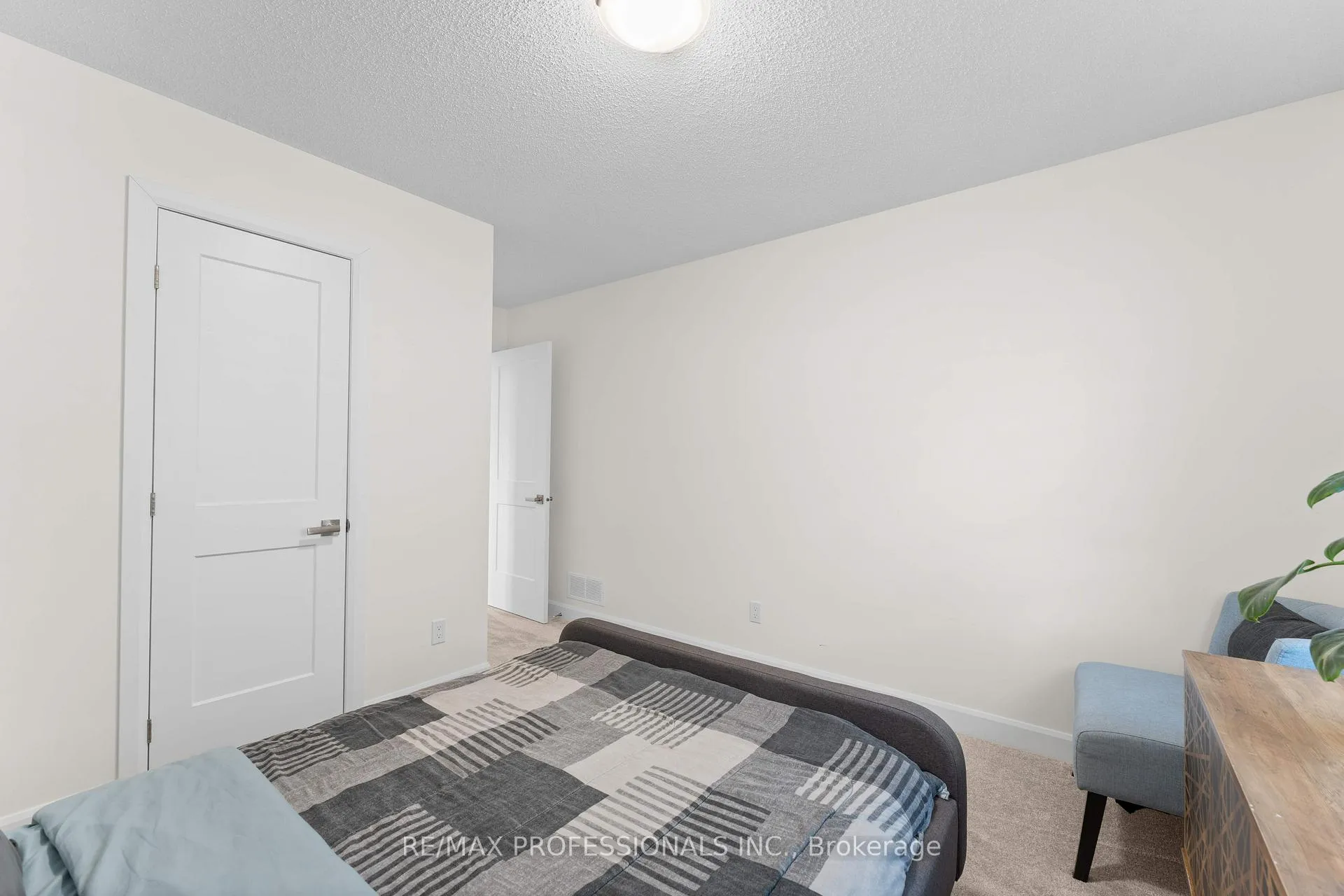 Photo 35 of 1395 Monarch Drive, Kingston, City Northwest — HOMEH