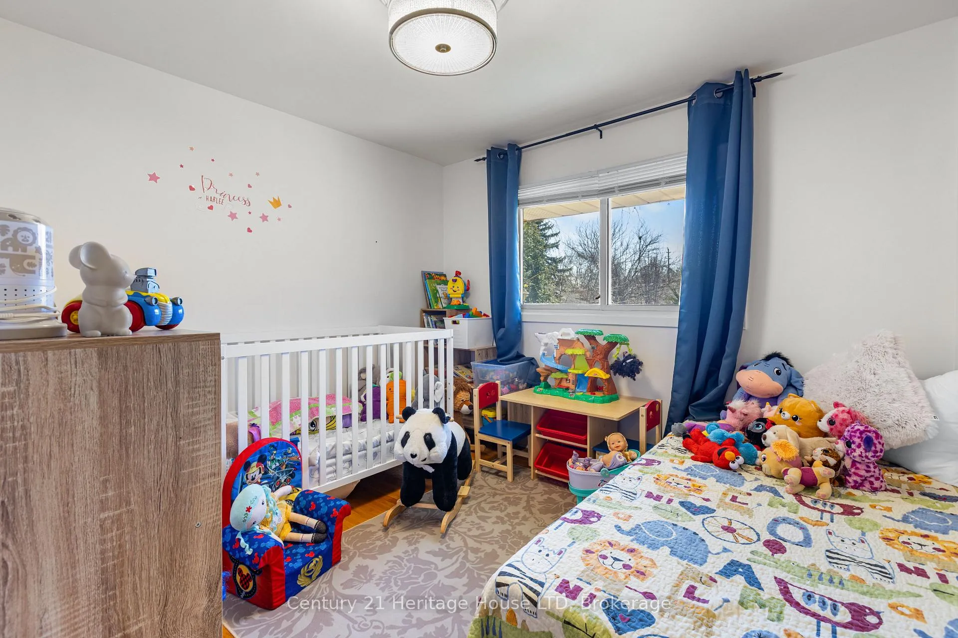 Photo 15 of 8 Saturn Court, St. Catharines, Bunting/Linwell — HOMEH