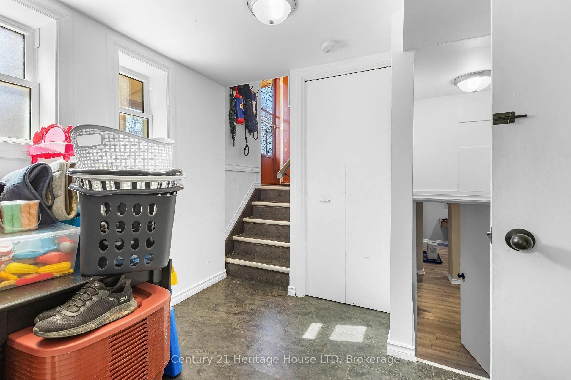 Photo 22 of 8 Saturn Court, St. Catharines, Bunting/Linwell — HOMEH