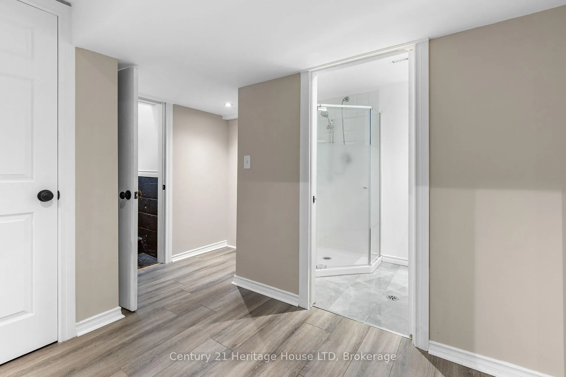 Photo 25 of 8 Saturn Court, St. Catharines, Bunting/Linwell — HOMEH