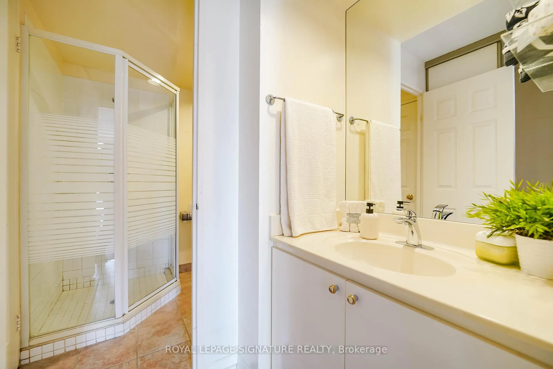 Photo 30 of Unit 1001, 211 St Patrick Street, Toronto, Kensington-Chinatown — HOMEH