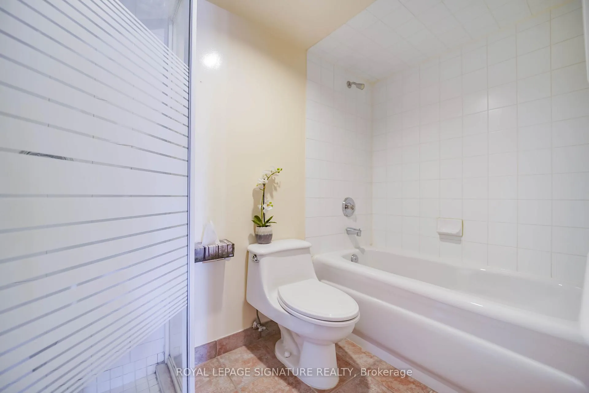 Photo 31 of Unit 1001, 211 St Patrick Street, Toronto, Kensington-Chinatown — HOMEH