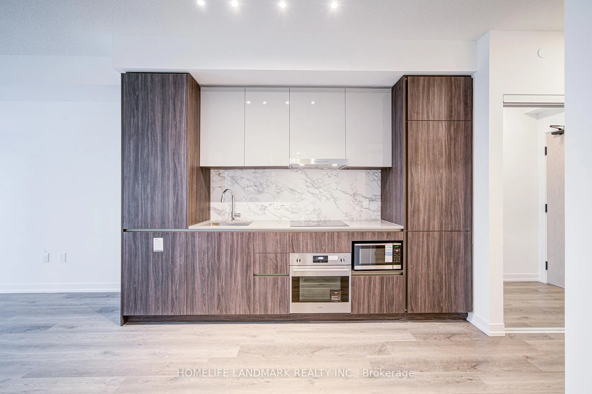 Photo 4 of Unit 1510, 8 interchange Way, Vaughan, Vaughan Corporate Centre — HOMEH