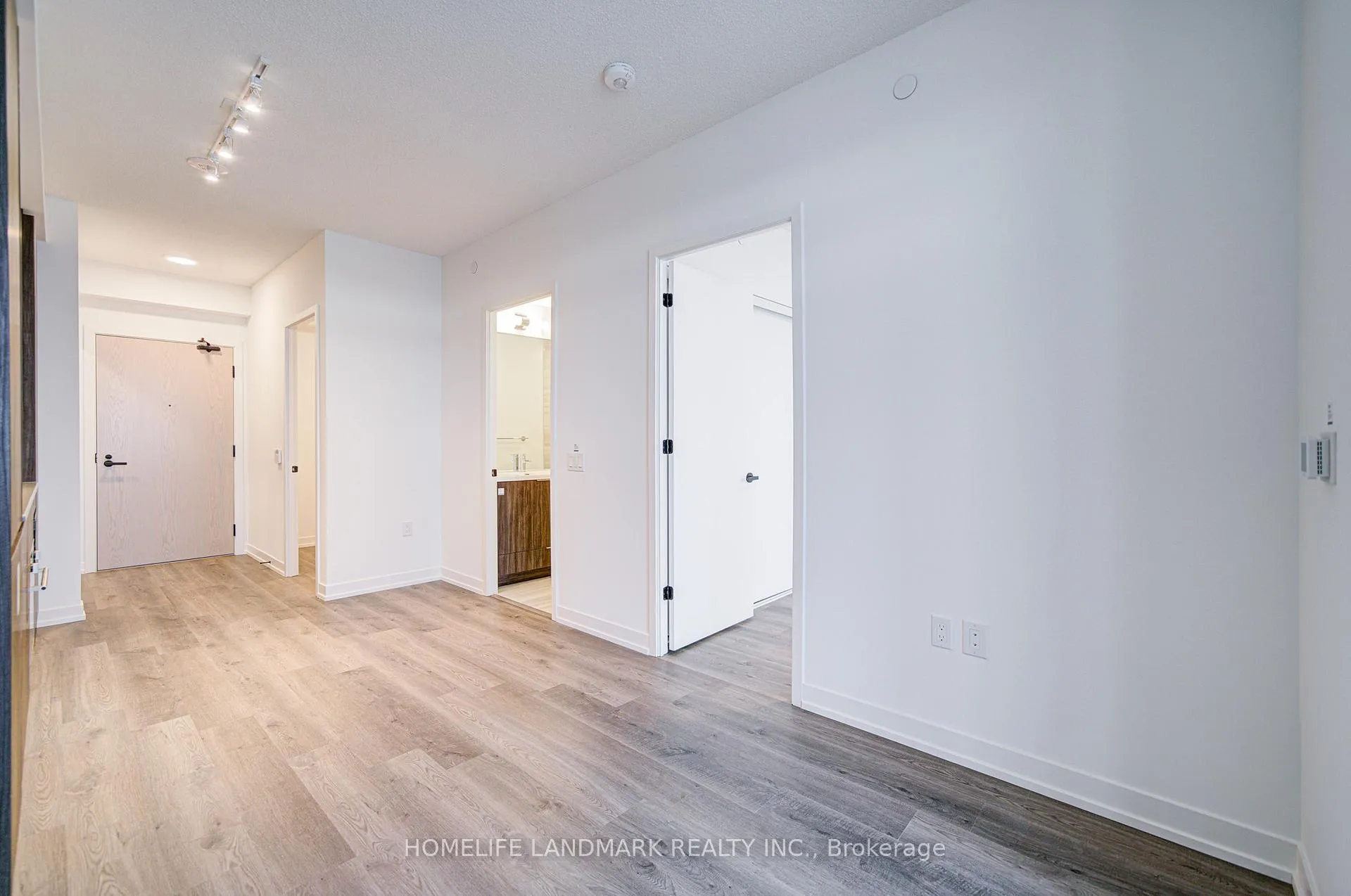 Photo 7 of Unit 1510, 8 interchange Way, Vaughan, Vaughan Corporate Centre — HOMEH