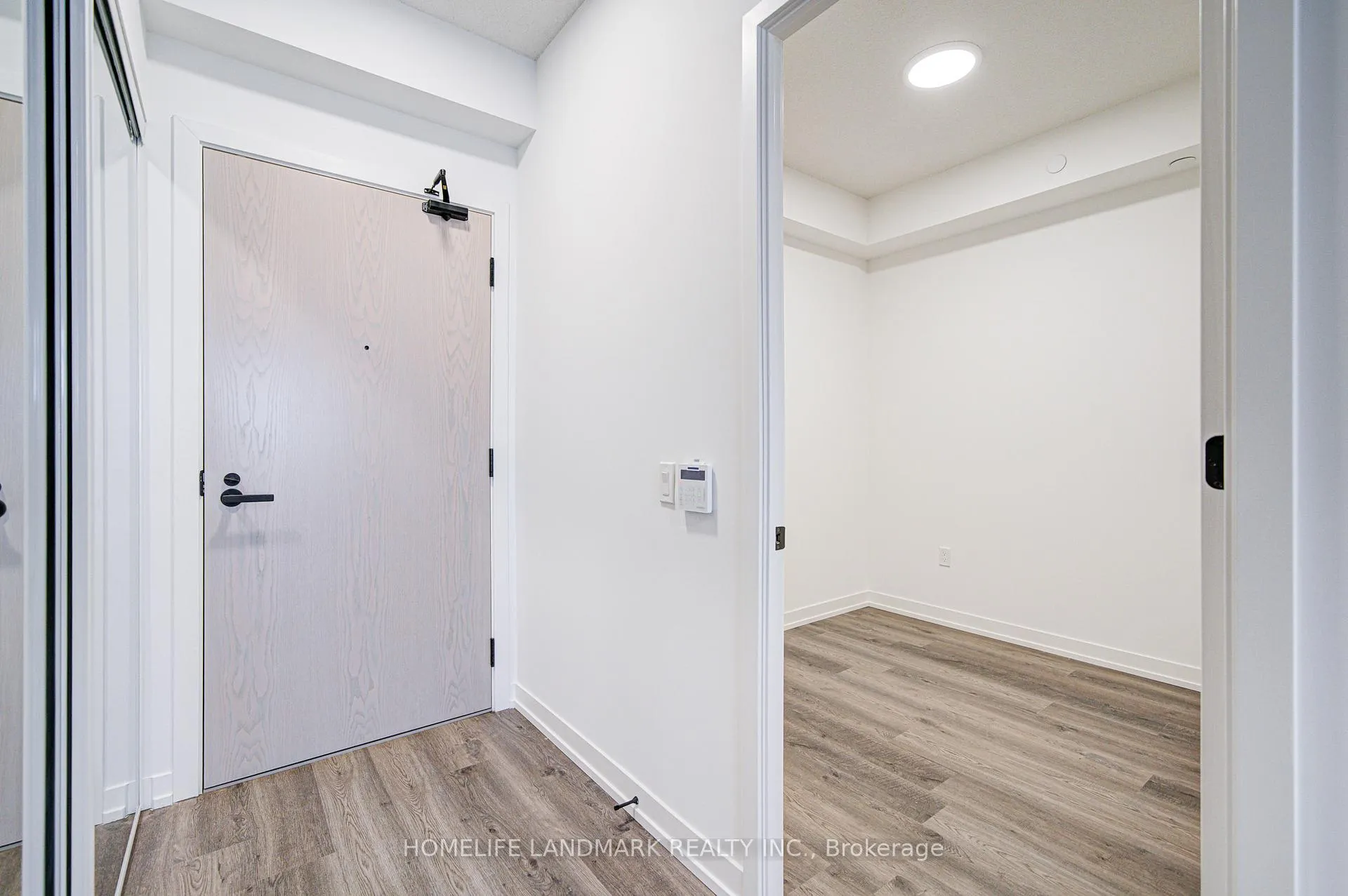 Photo 11 of Unit 1510, 8 interchange Way, Vaughan, Vaughan Corporate Centre — HOMEH