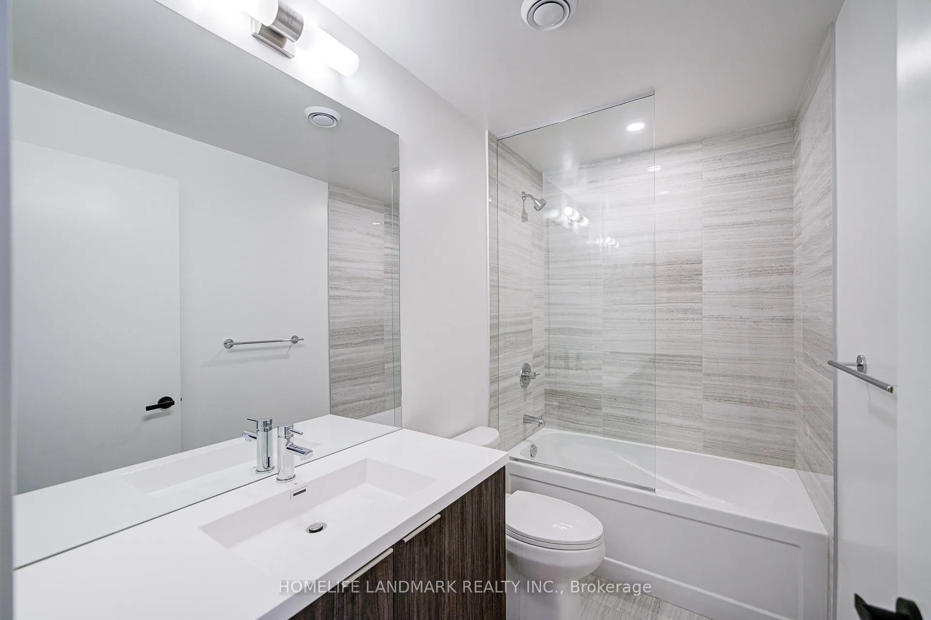 Photo 13 of Unit 1510, 8 interchange Way, Vaughan, Vaughan Corporate Centre — HOMEH
