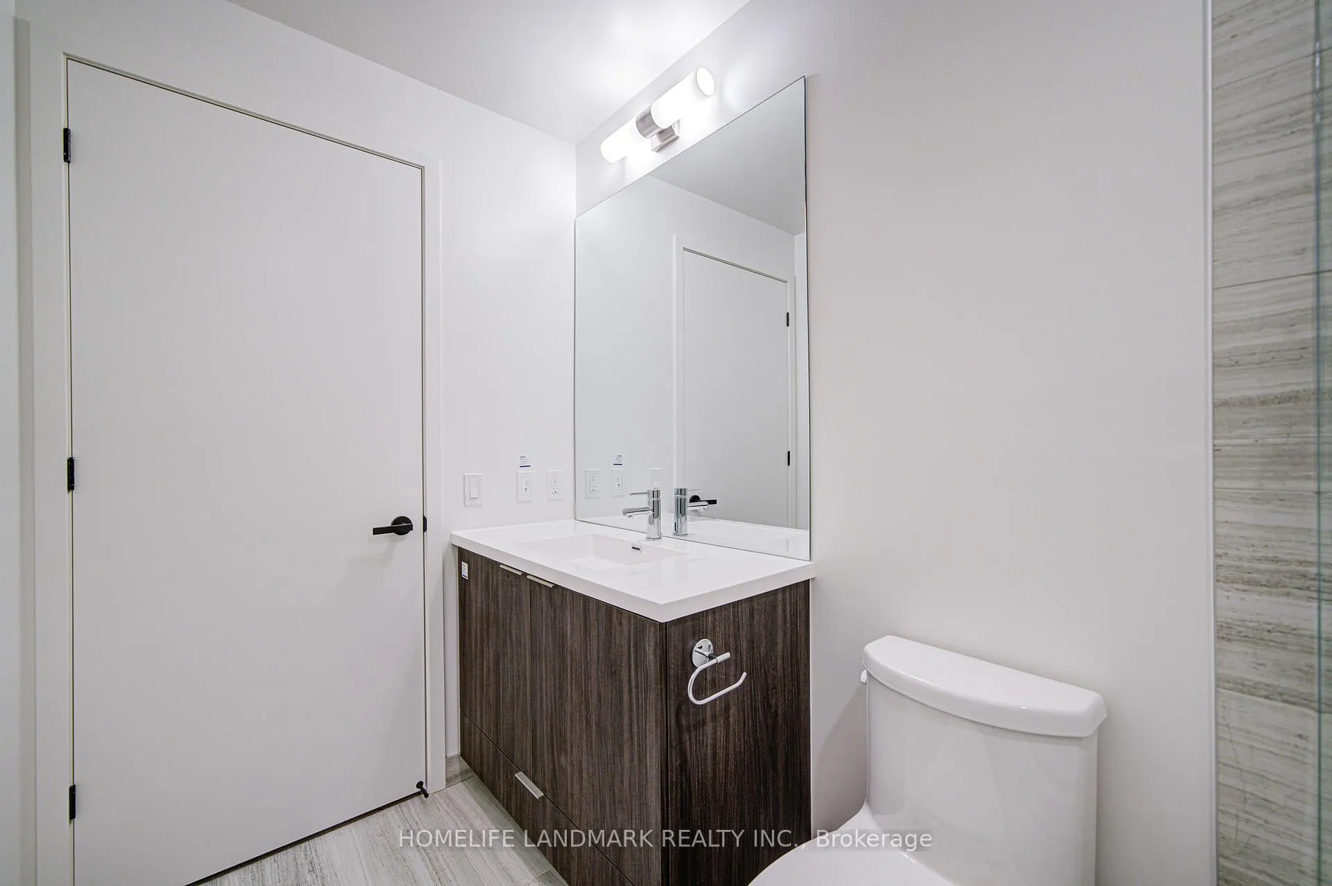 Photo 14 of Unit 1510, 8 interchange Way, Vaughan, Vaughan Corporate Centre — HOMEH
