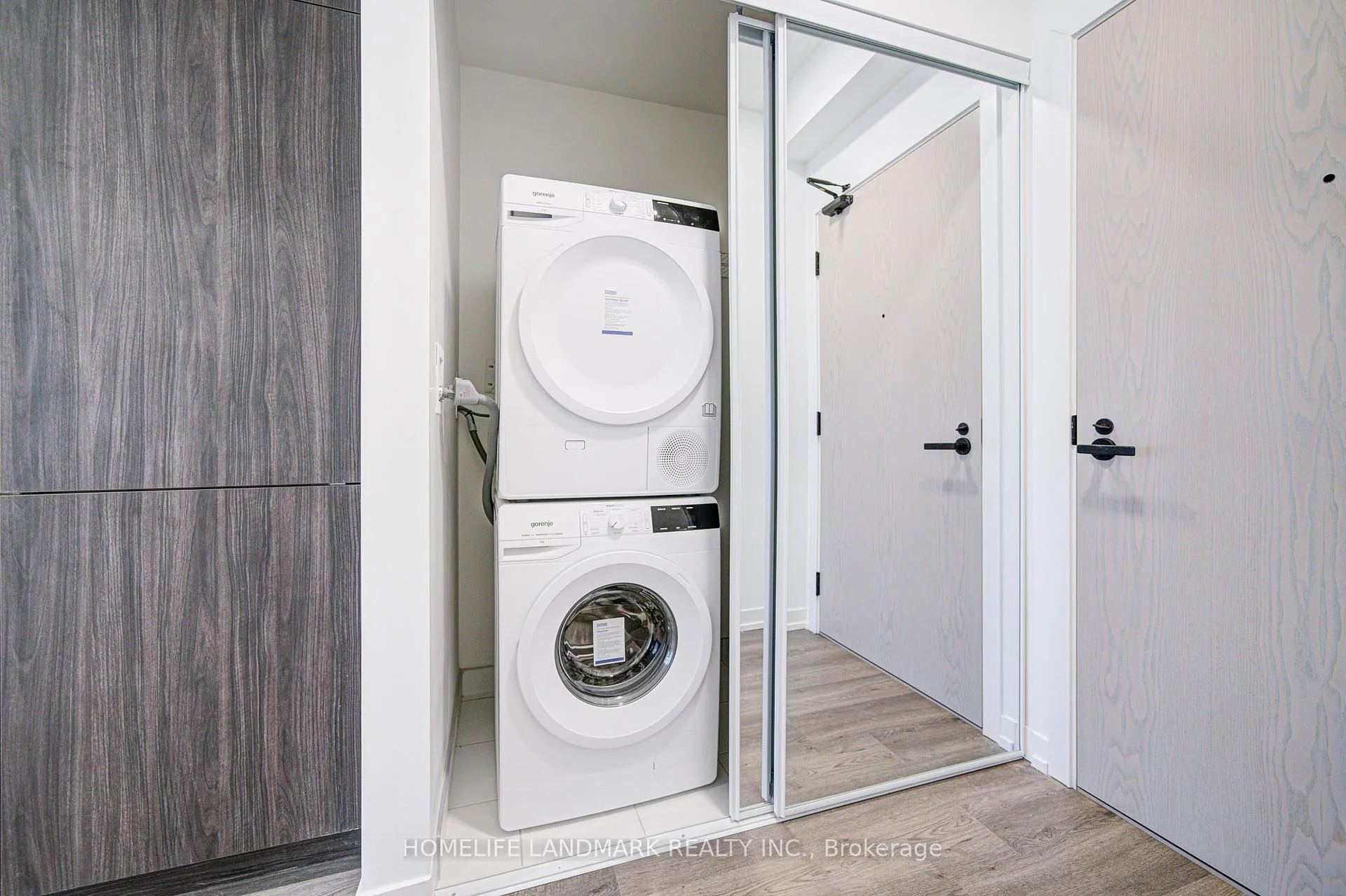 Photo 17 of Unit 1510, 8 interchange Way, Vaughan, Vaughan Corporate Centre — HOMEH
