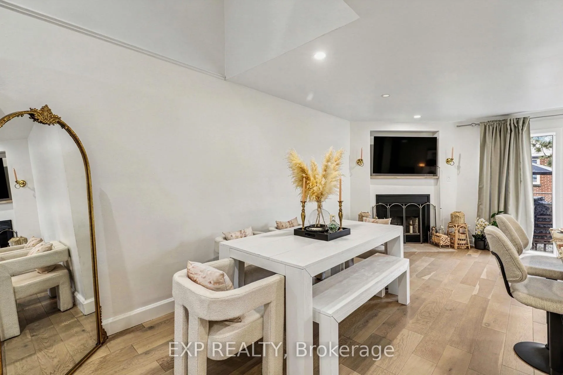 Photo 11 of 358 Valade Crescent, Ottawa, Fallingbrook/Pineridge — HOMEH