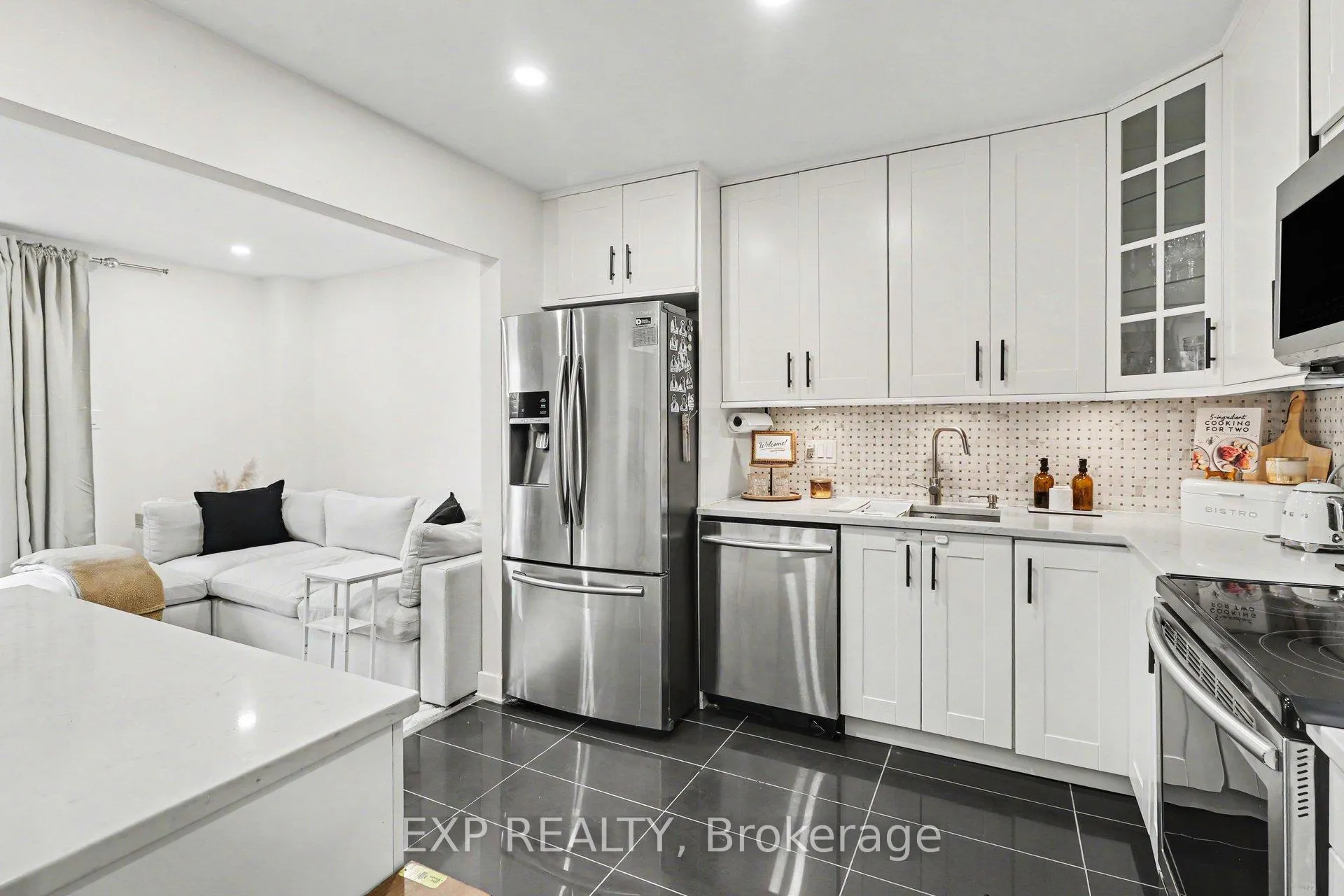 Photo 19 of 358 Valade Crescent, Ottawa, Fallingbrook/Pineridge — HOMEH