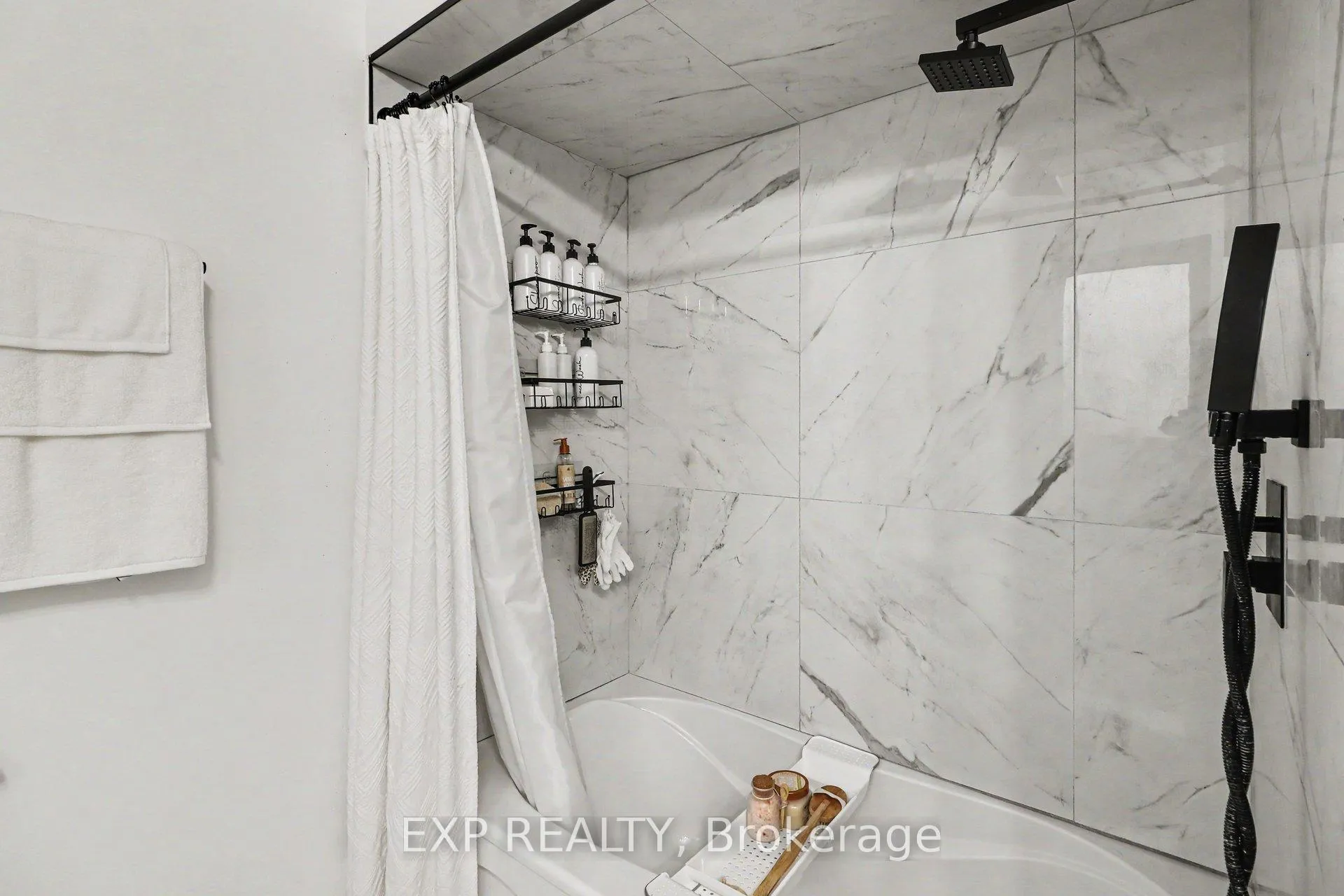 Photo 30 of 358 Valade Crescent, Ottawa, Fallingbrook/Pineridge — HOMEH