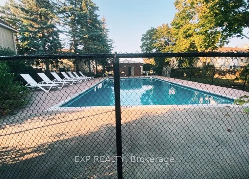 Photo 33 of 358 Valade Crescent, Ottawa, Fallingbrook/Pineridge — HOMEH