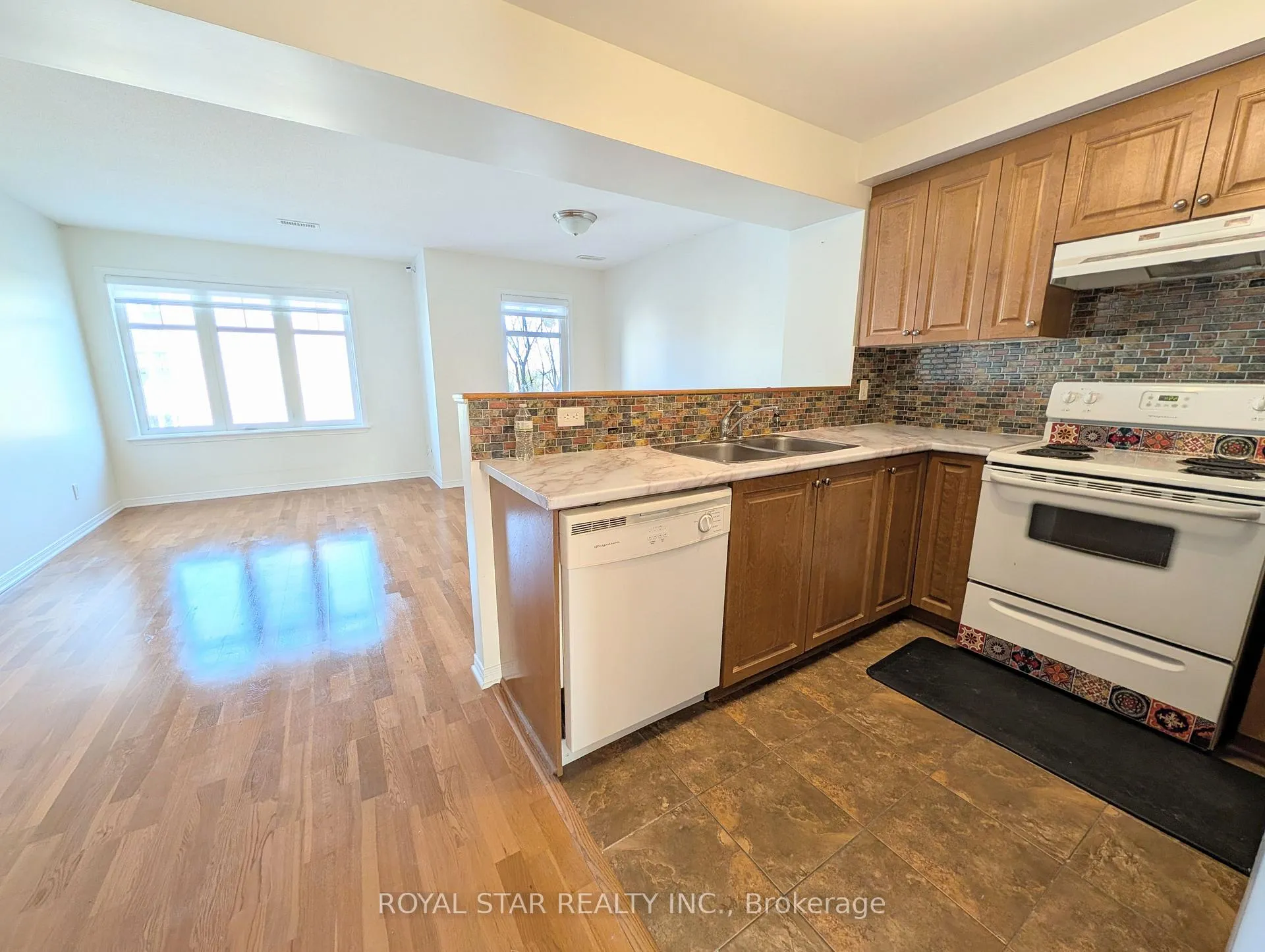Photo 6 of 241 Keltie Private, Ottawa, Barrhaven - Longfields — HOMEH