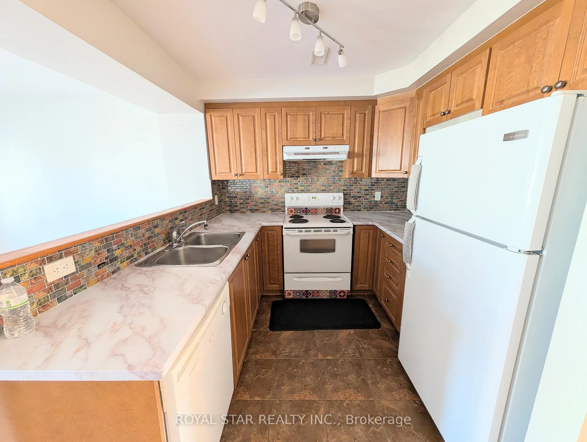 Photo 8 of 241 Keltie Private, Ottawa, Barrhaven - Longfields — HOMEH