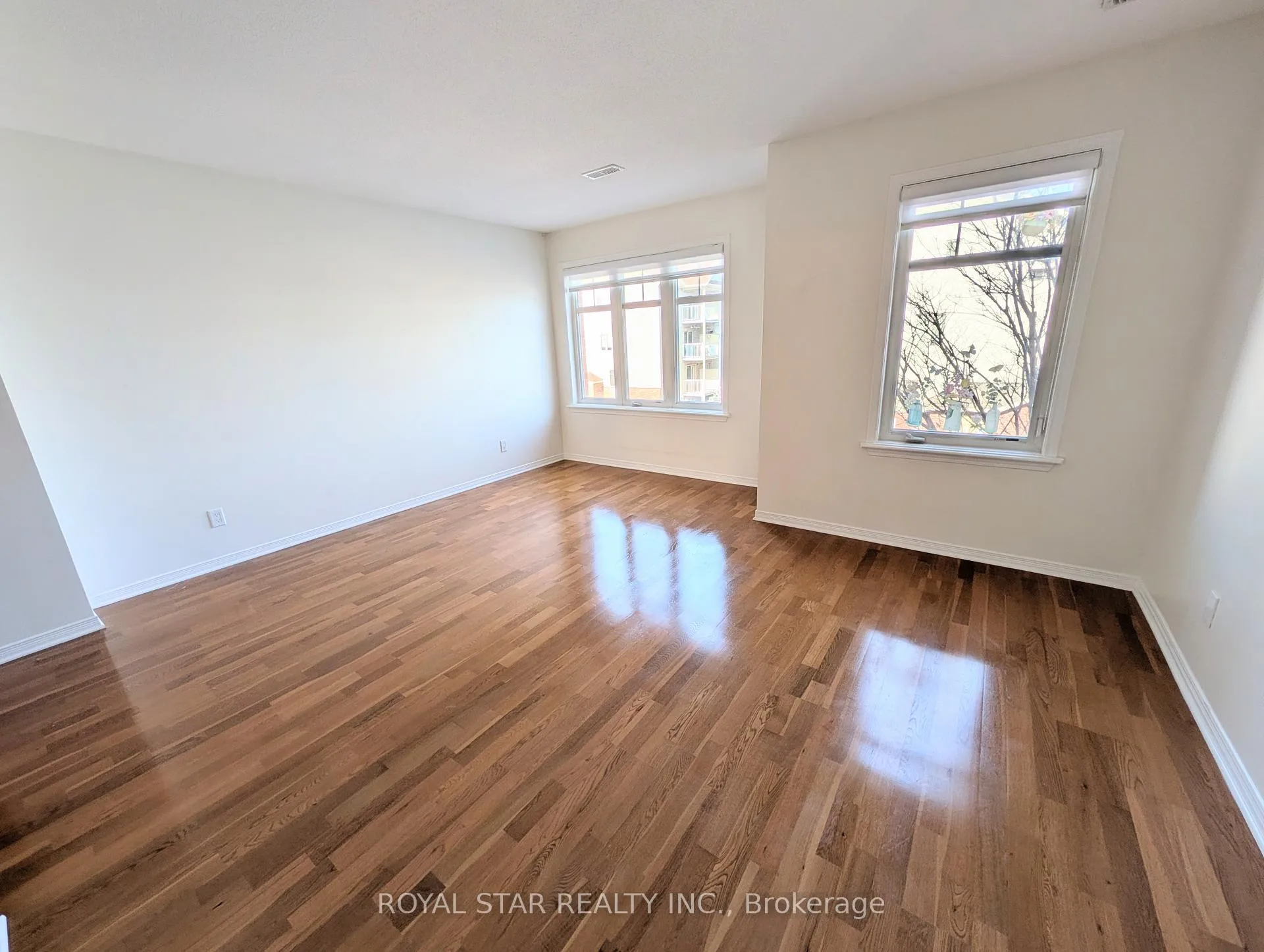 Photo 11 of 241 Keltie Private, Ottawa, Barrhaven - Longfields — HOMEH