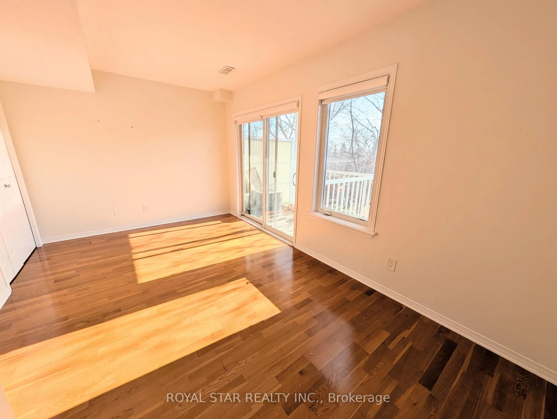 Photo 15 of 241 Keltie Private, Ottawa, Barrhaven - Longfields — HOMEH