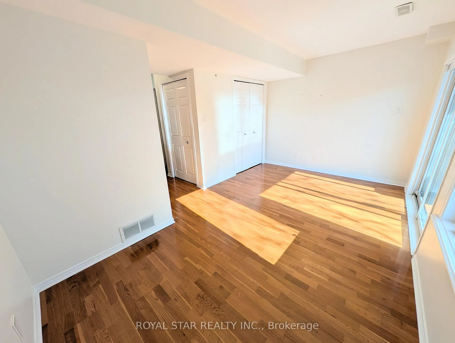 Photo 16 of 241 Keltie Private, Ottawa, Barrhaven - Longfields — HOMEH