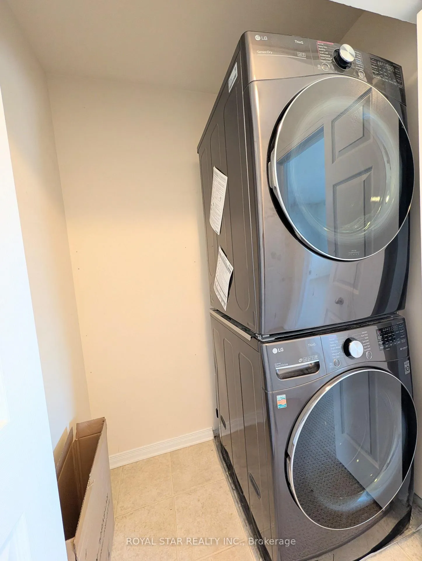 Photo 31 of 241 Keltie Private, Ottawa, Barrhaven - Longfields — HOMEH