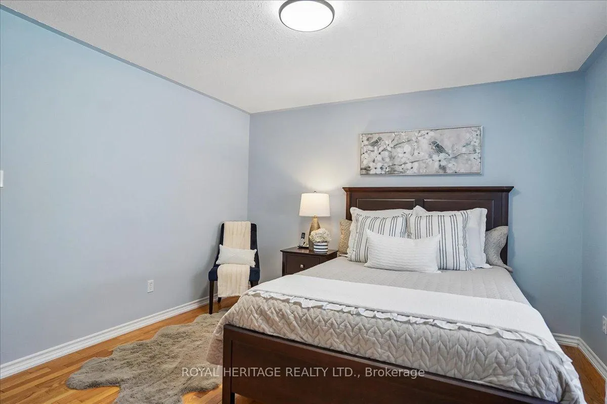 Photo 14 of 38 Bingham Gate, Clarington, Courtice — HOMEH
