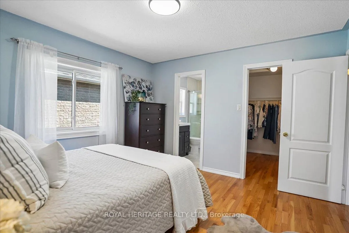 Photo 15 of 38 Bingham Gate, Clarington, Courtice — HOMEH